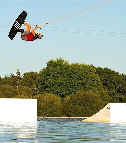 Activité Wakeboard à proximité du camping l’Hermitage en Loire-Atlantique