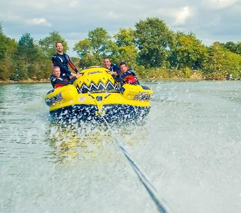 Le Funny Sun Splash, activité aquatique située à proximité du camping l’Hermitage en Bretagne