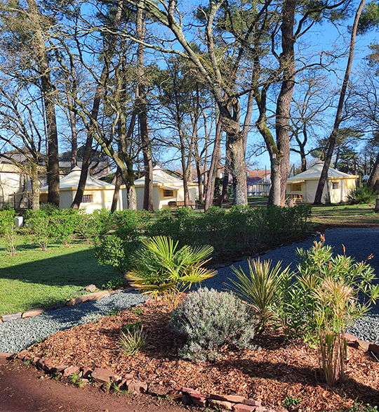 Allées du camping l’Hermitage en Loire-Atlantique